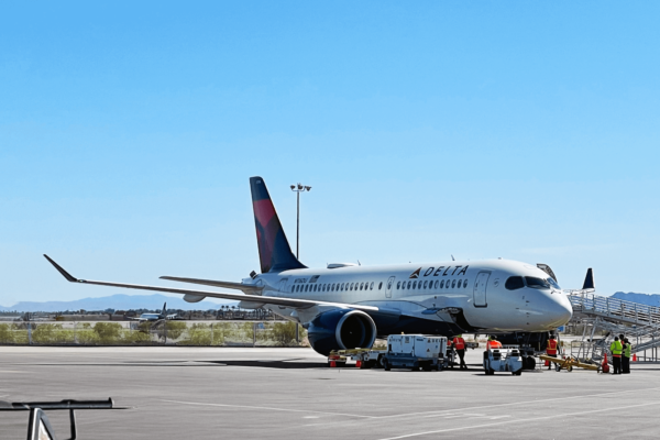 Palm Springs International Airport Celebrates the Launch of Delta's Nonstop Service to New York City